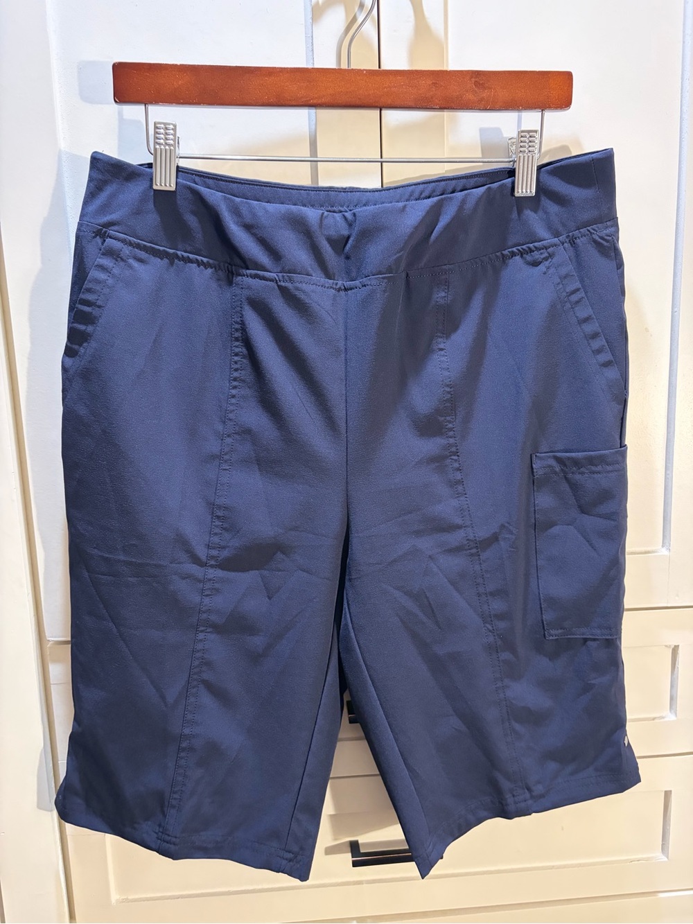 Chico’s Zenergy Bermuda Pull‎ on Shorts navy blue Size 1 = U.S. 8